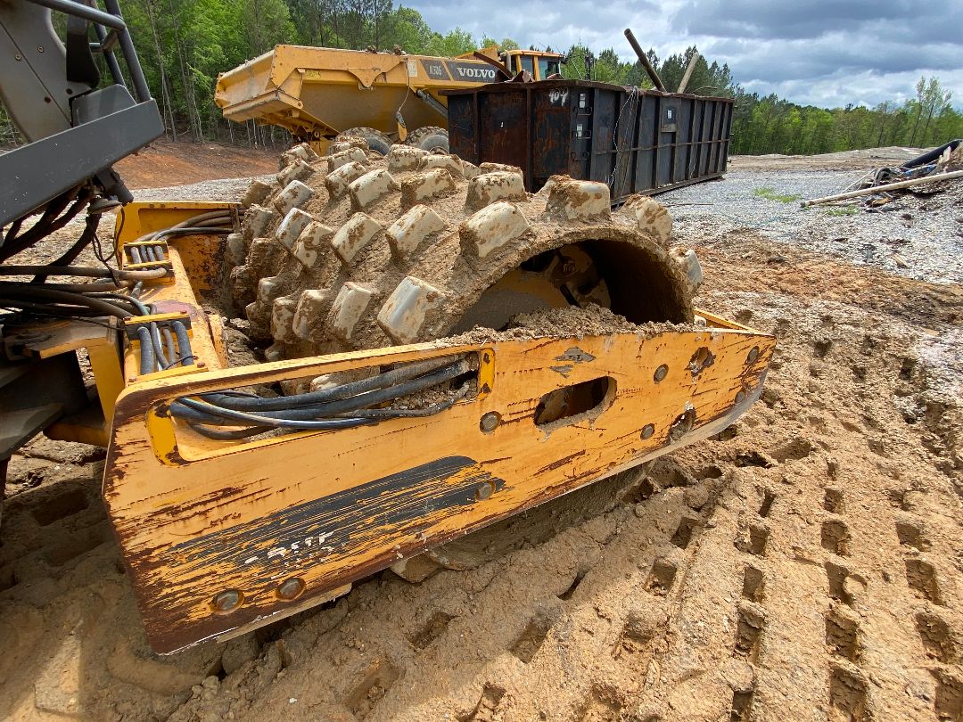 2014 VOLVO SD115 - Image 6